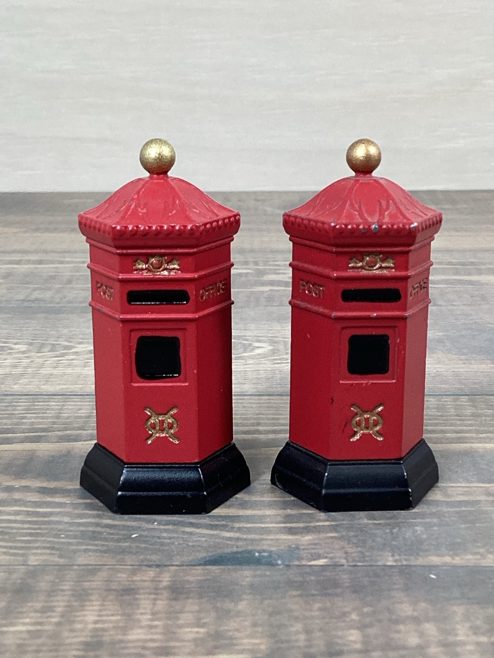 2 Dept 56 English Post Box Heritage Village Collection Accessory 5805 Mail Box
